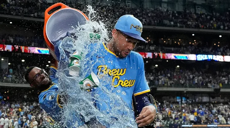 Milwaukee Brewers’ Insane 2025 Season: A Historic Run to the Top 1 Milwaukee Brewers Blake Perkins showered after walkoff